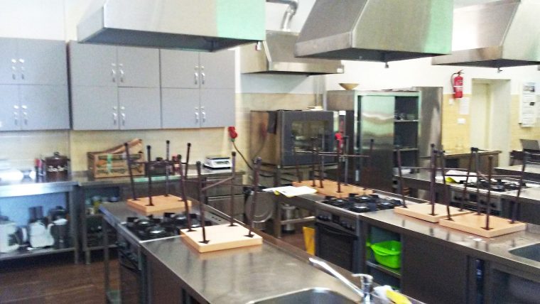 Interieur van De Parkzaal in Buurthuis De Kade