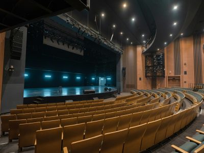 Interieur van vergaderruimte De Wachtkamer in Zorgcentrum De Klaproos