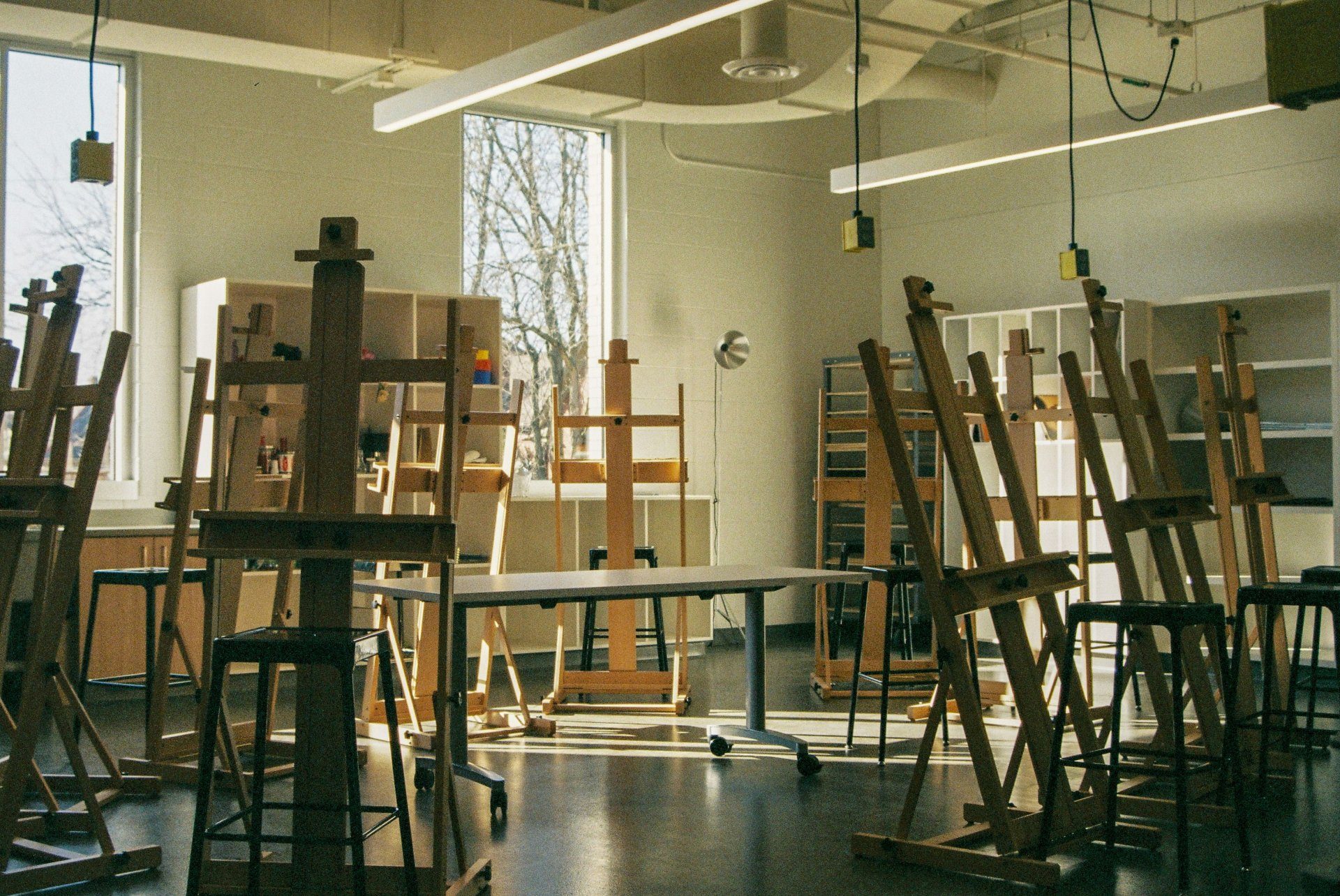 Interieur van Aula in Schoolgebouw De Linde