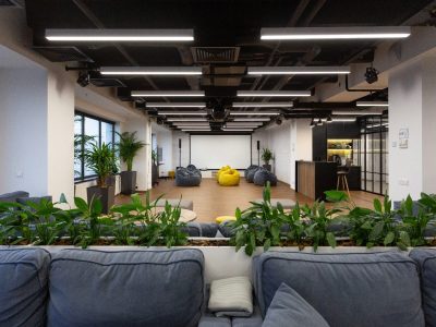 Interieur van Flexruimte begane grond in Kantoorverzamelgebouw Stationsplein