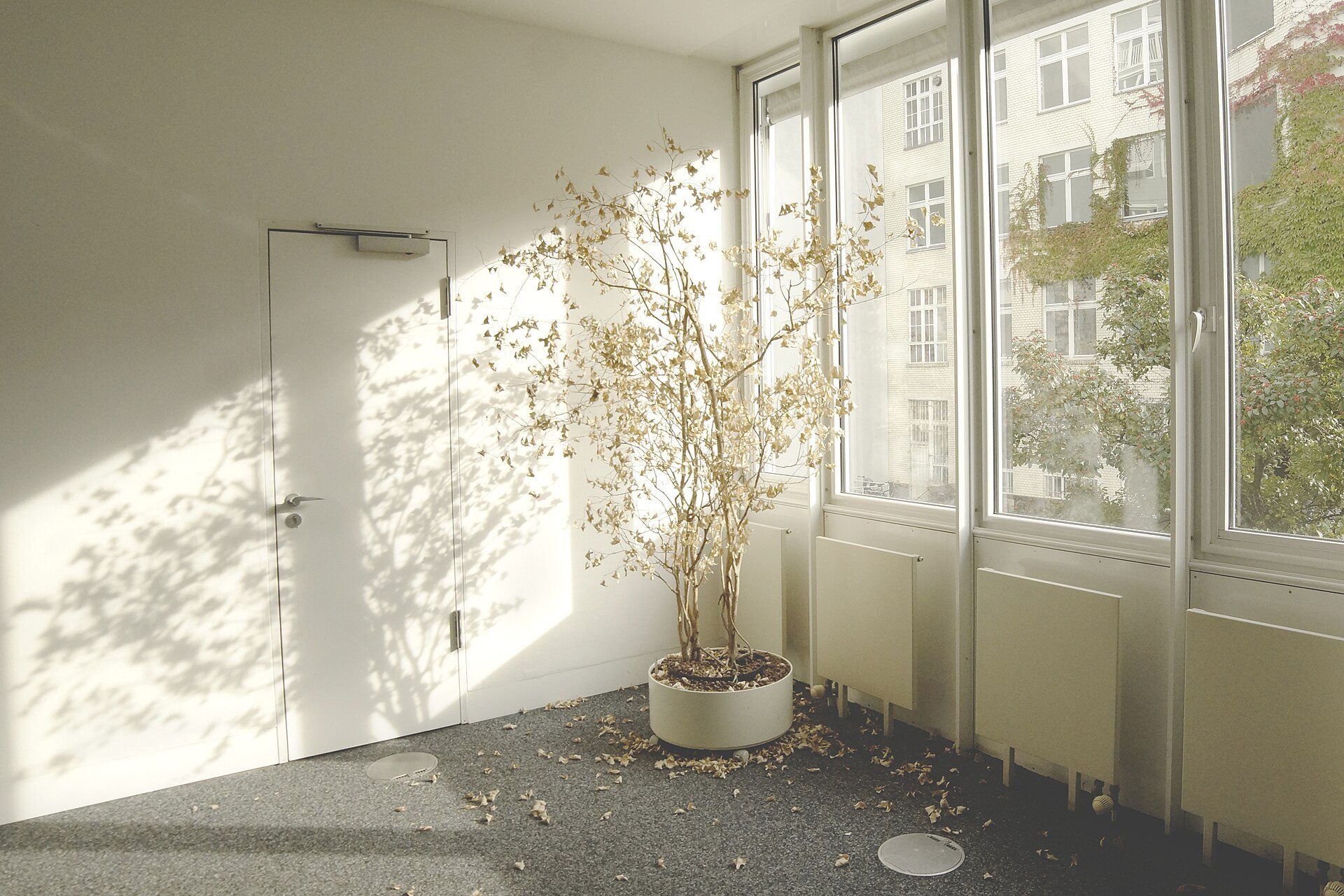 Interieur van vergaderruimte De Wachtkamer in Zorgcentrum De Klaproos