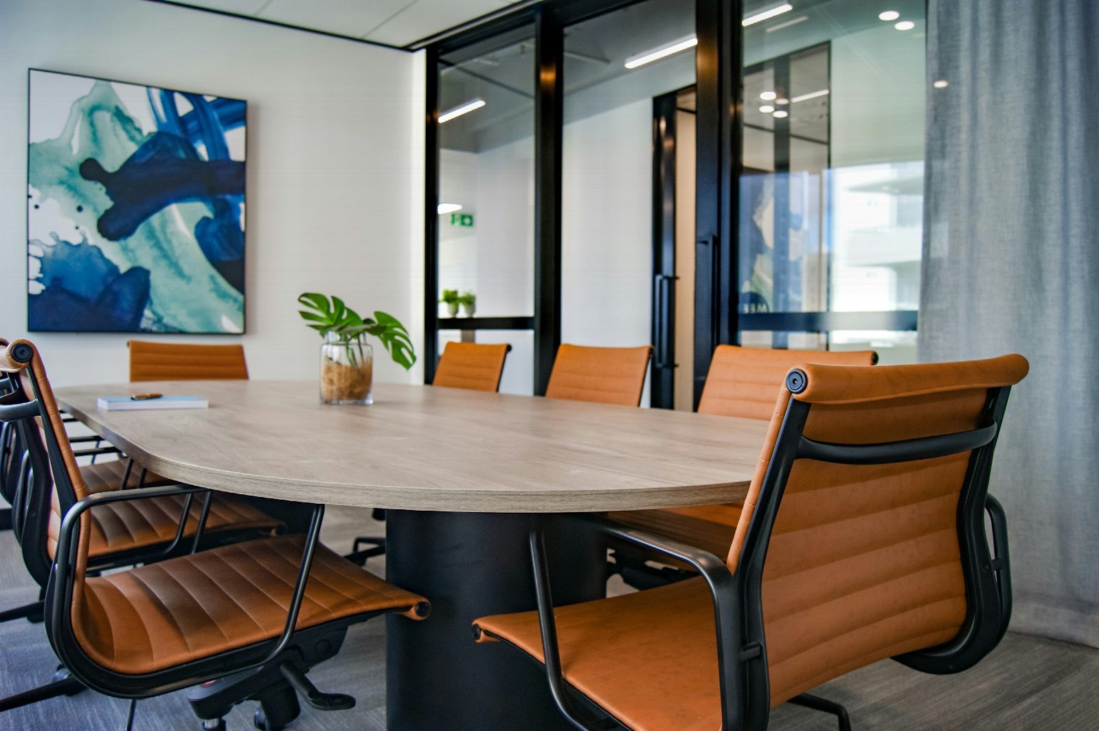 Interieur van Vergaderkamer in Wijkgebouw De Kade